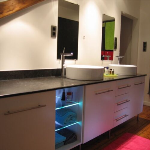 Aménagement de Salle de Bain en Pierre Bleue du Hainaut